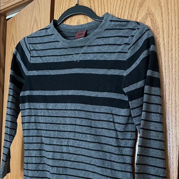 Tony Hawk Top - Picture 2 of 5